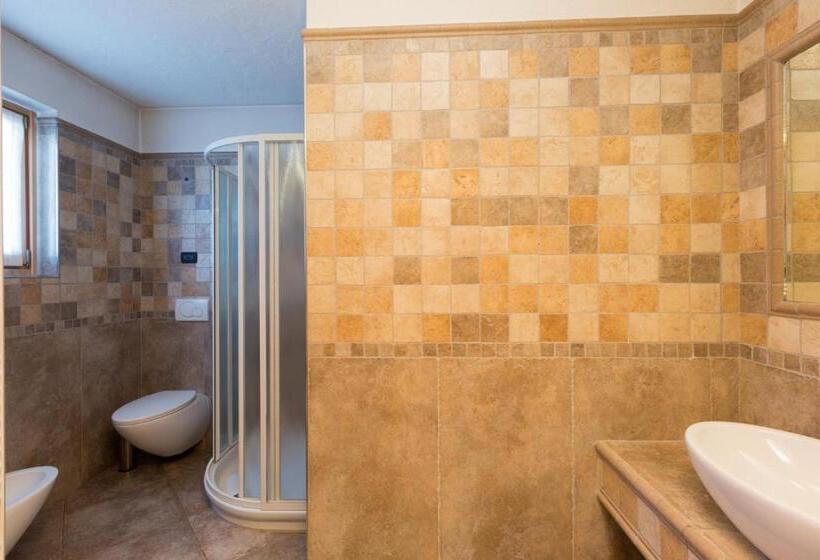 سوئیت جونیور خانوادگی, Pontiglia