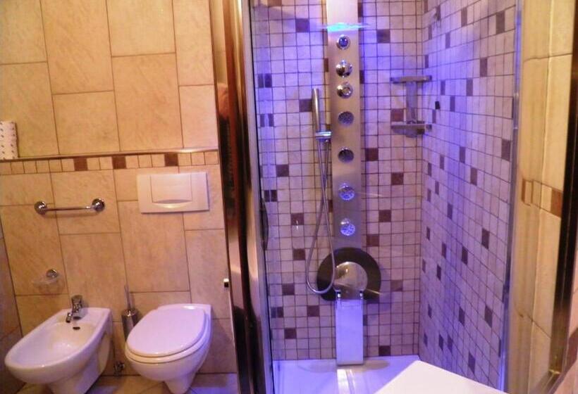 اتاق لوکس, Pontiglia