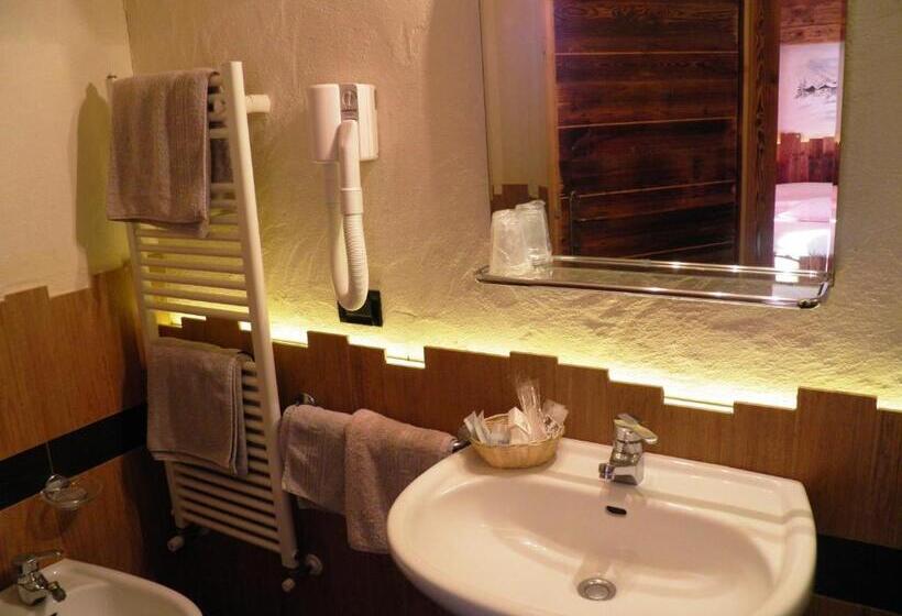 اتاق لوکس, Pontiglia