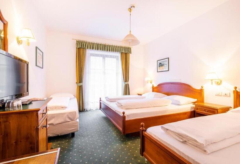 Négyszemélyes Standard Szoba Erléllyel, Restaurant Putzer