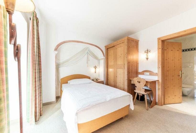 스탠다드 싱글 룸, Strobl