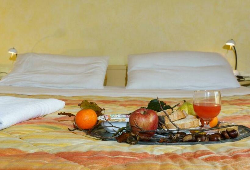 小型套房带阳台, Il Colombé B&b