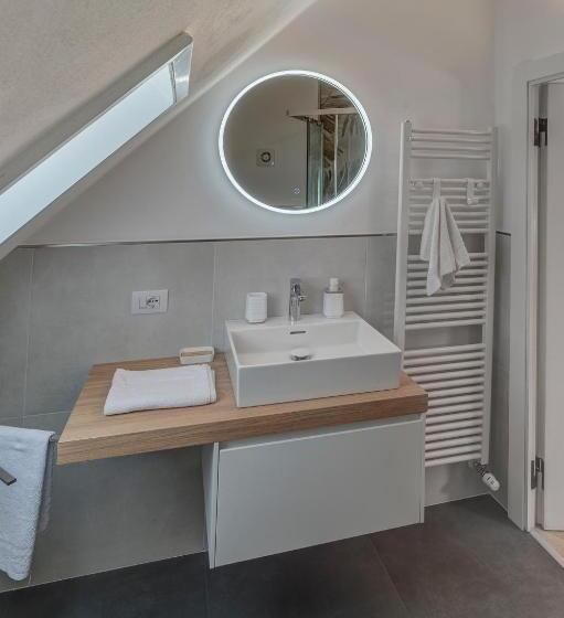 小型套房带阳台, Il Colombé B&b