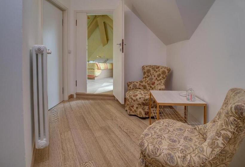 Полулюкс с Балконом, Il Colombé B&b