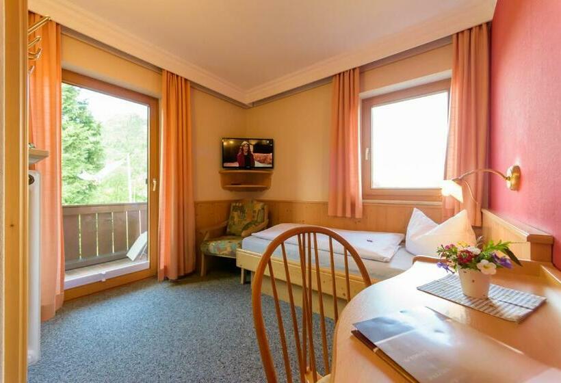 标准单人间, Kleines Hotel Edeltraud