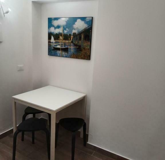 标准三人间, Brezza Marina Studios