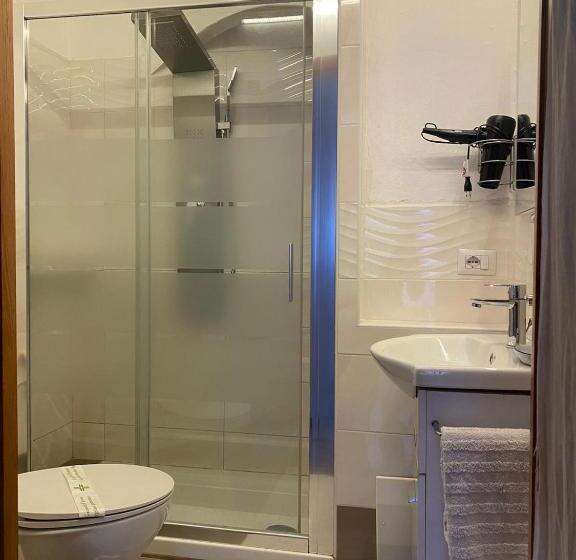 חדר סטנדרד יחיד חדר אמבטיה משותף, B&b Camera & Caffe