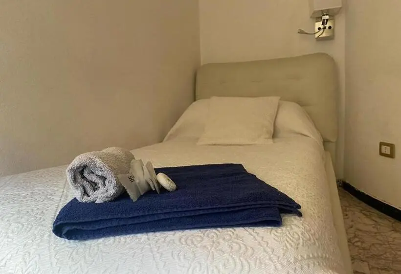 バスルーム共有のシングルスタンダード, B&b Camera & Caffe