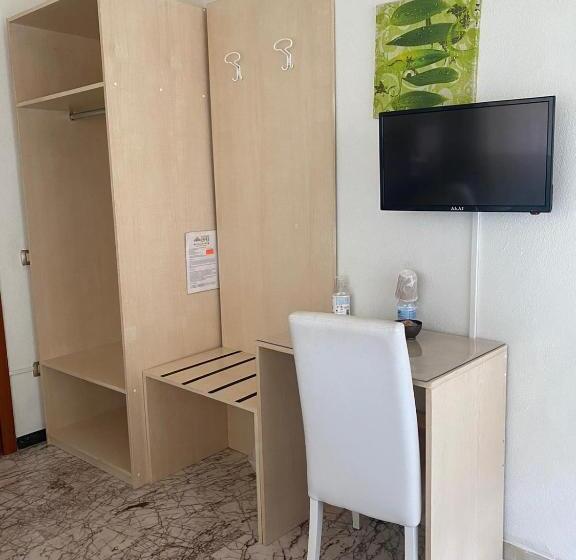 חדר סטנדרד יחיד חדר אמבטיה משותף, B&b Camera & Caffe