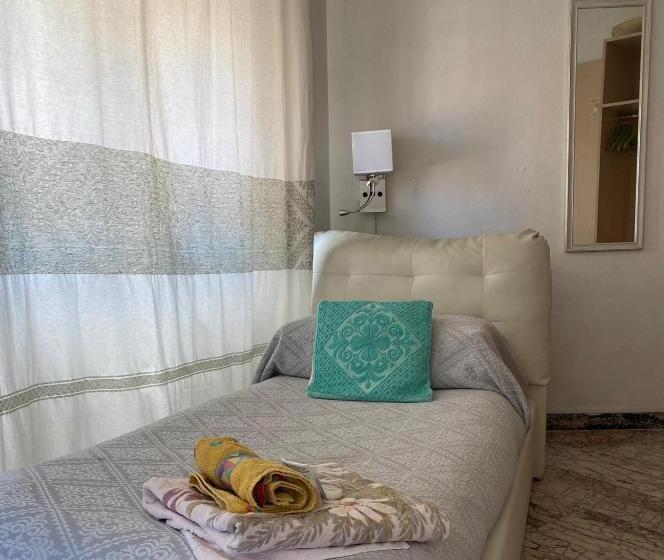 חדר סטנדרד יחיד חדר אמבטיה משותף, B&b Camera & Caffe