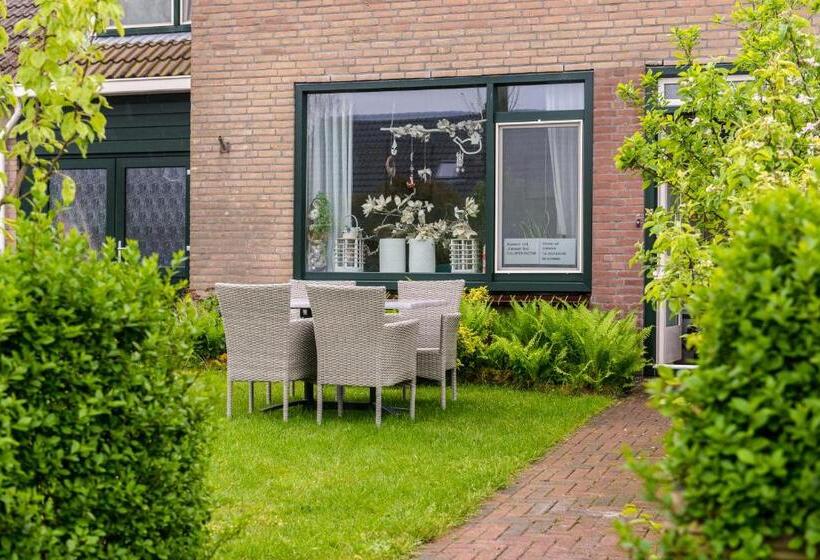 غرفة قياسية ثلاثية, B&b Molenaar