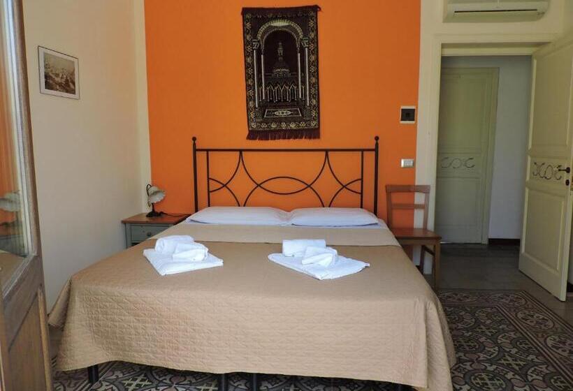 اتاق استاندارد, Aziyz Camere