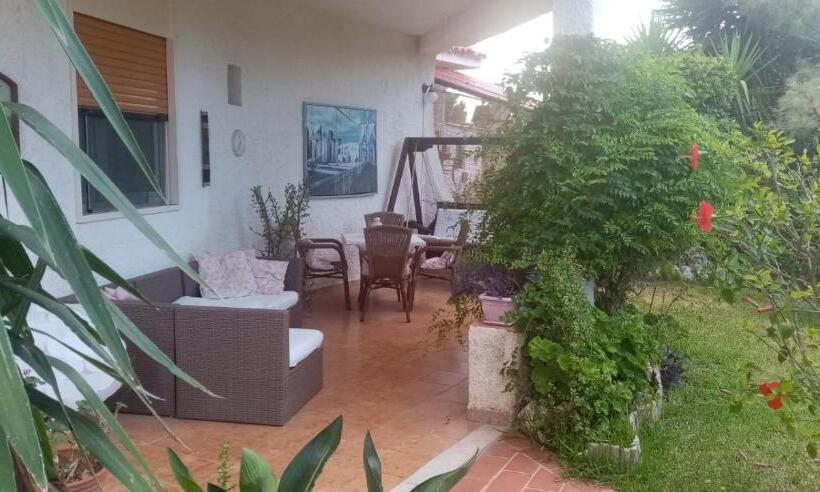 חדר סטנדרט לשלושה עם נוף לגינה, Casa Surlamer