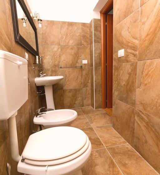 חדר סטנדרט לשלושה עם נוף לגינה, Casa Surlamer