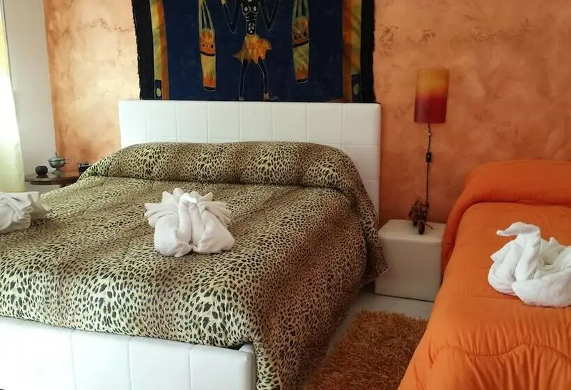 Standard Kolmen Hengen Huone Jaettu kylpyhuone, Colomba Bianca