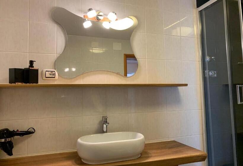 דירת חדר, Haus Lasaun