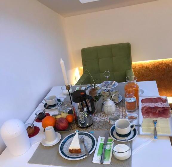 חדר סטנדרט עם מרפסת, Haus Lasaun