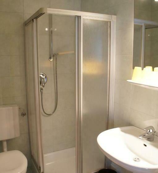 غرفة قياسية مزوَّدة بشُرفة, Pension Pernthaler