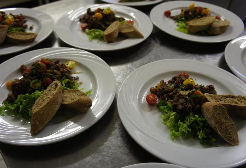 غرفة قياسية مزوَّدة بشُرفة, Pension Pernthaler