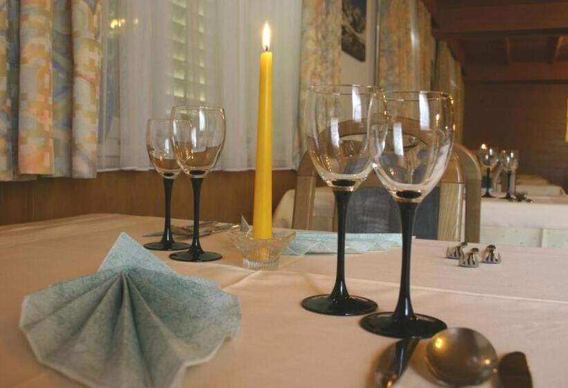 غرفة كلاسيكية ثلاثية, Pension Pernthaler