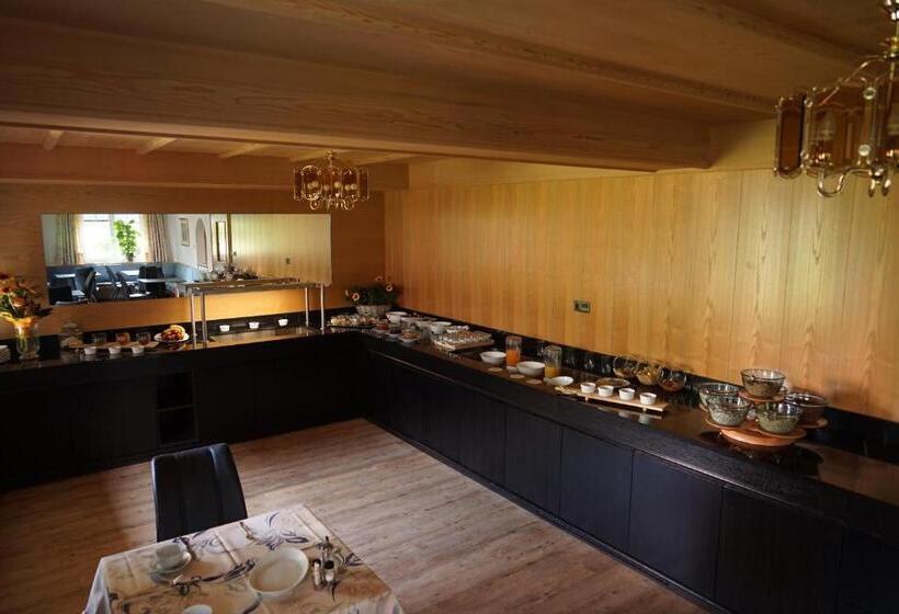 غرفة قياسية مطلة على الجبل, Pension Pernthaler