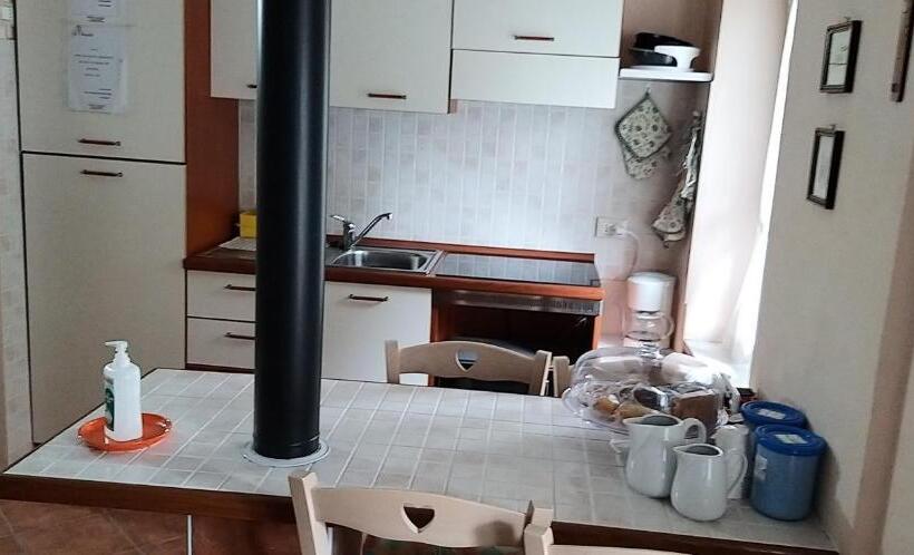 اتاق خانوادگی, Bed & Breakfast Gli Oleandri