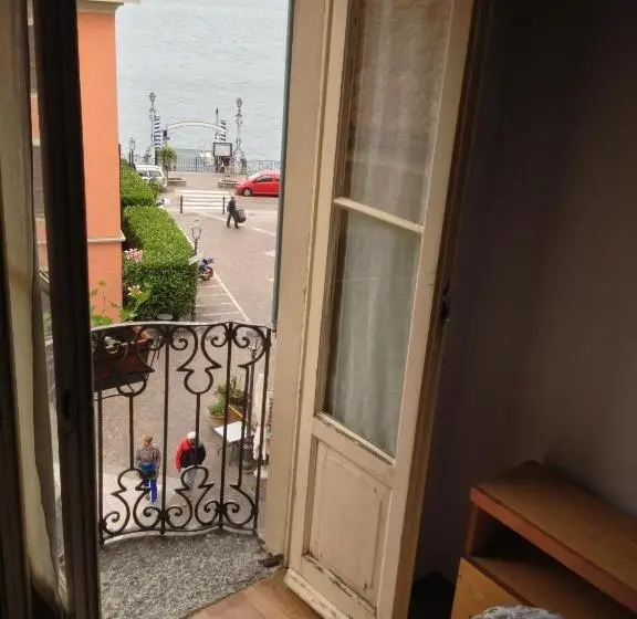 اتاق استاندارد با چشمانداز دریاچه, Albergo Il Vapore