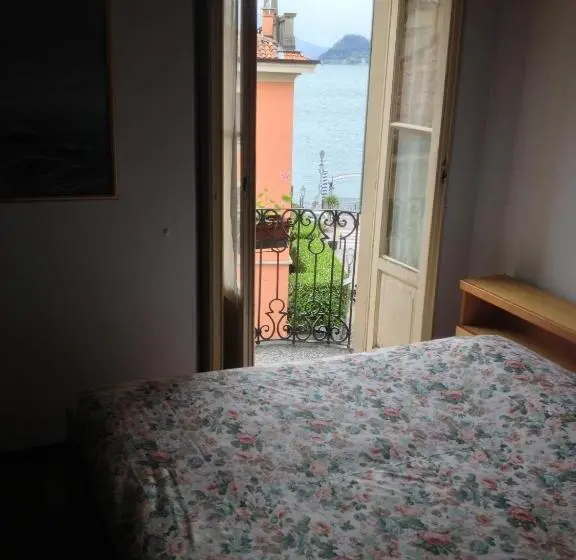 اتاق استاندارد با چشمانداز دریاچه, Albergo Il Vapore