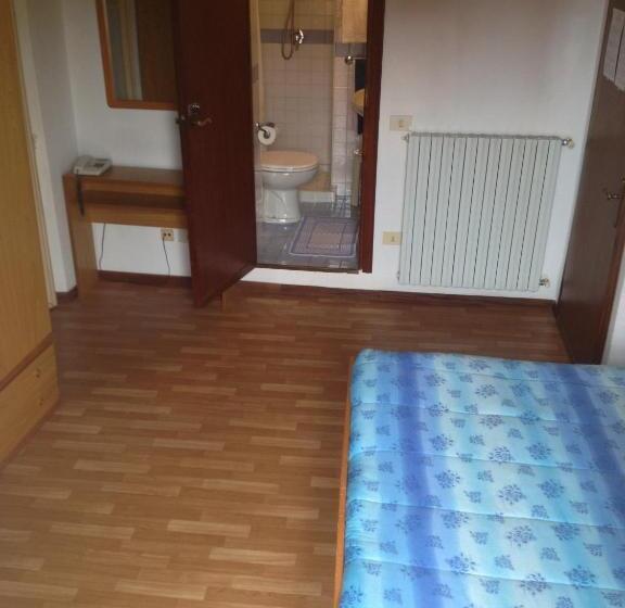 Номер Стандарт Вид на Озеро, Albergo Il Vapore