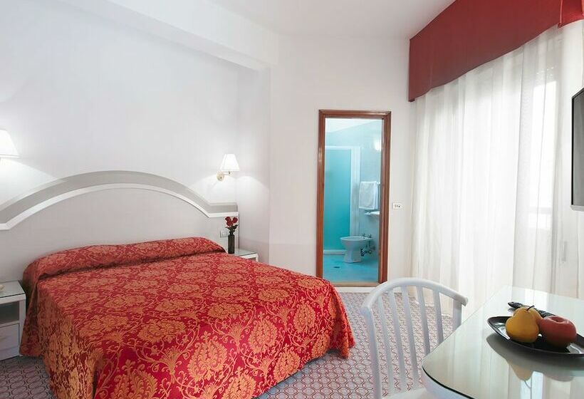 اتاق استاندارد چهارنفره با بالکن, Caravelle