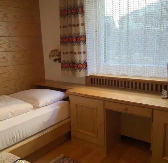 اتاق استاندارد یک نفره, Garni Le Chalet