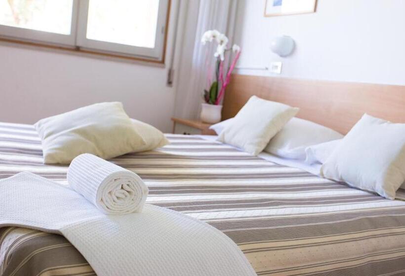 اتاق استاندارد با بالکن, Meeting