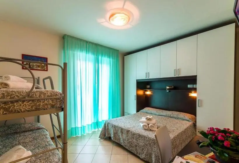 Classic room with balcony, Milano 3s