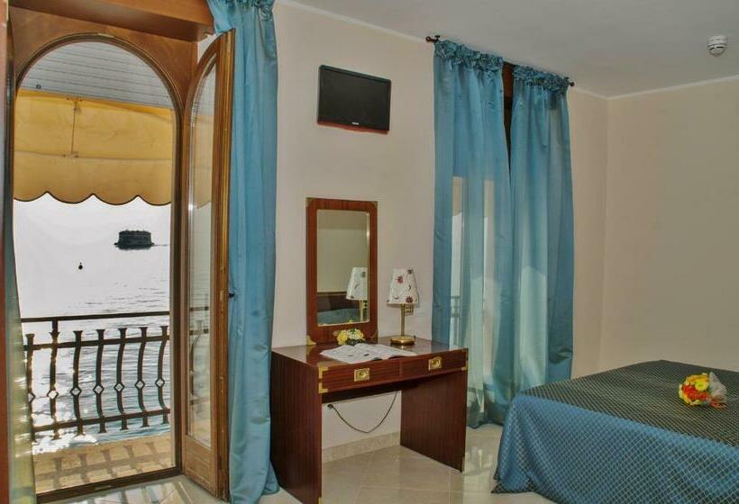 Superior room with lake view, Miralago