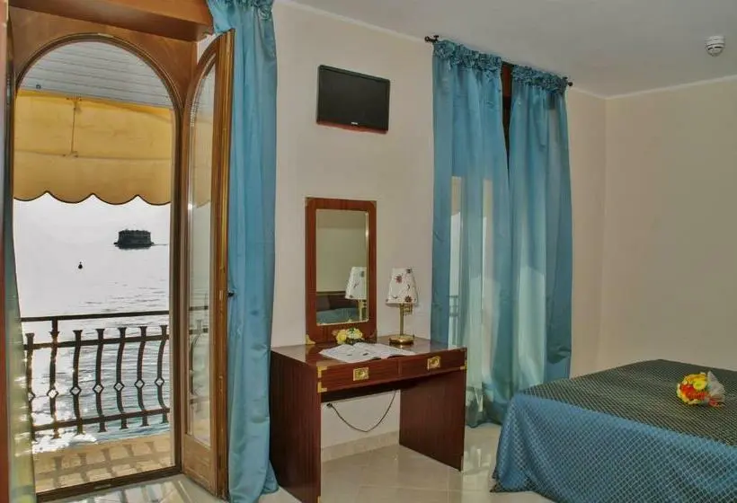 Superior room with lake view, Miralago
