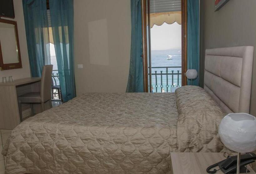 Superior room with lake view, Miralago