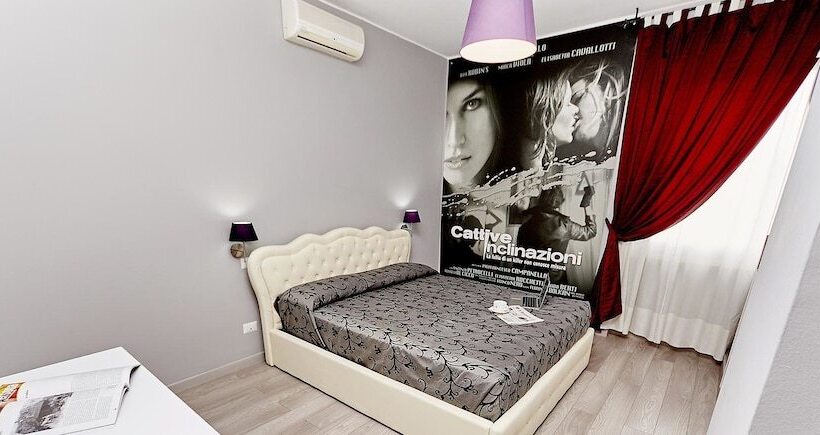 חדר דלוקס, Ospite Inatteso