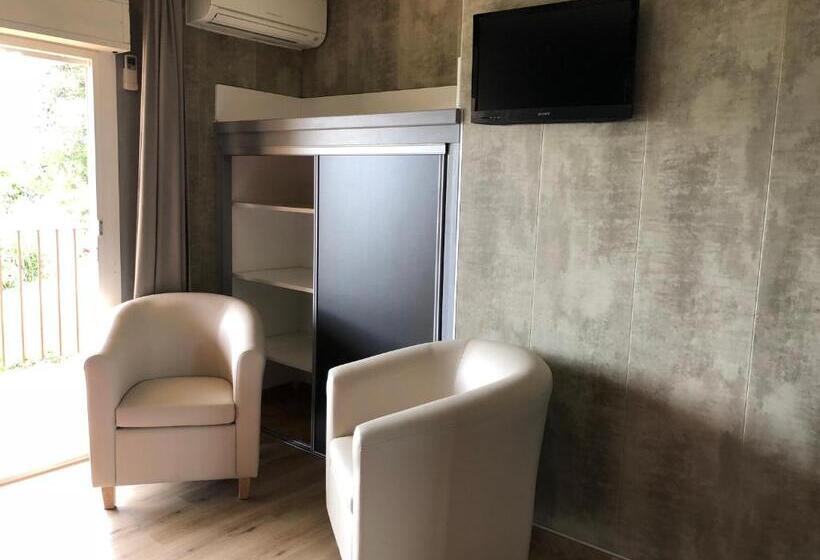 اتاق کلاسیک با چشم‌انداز دریا, Stella Marina