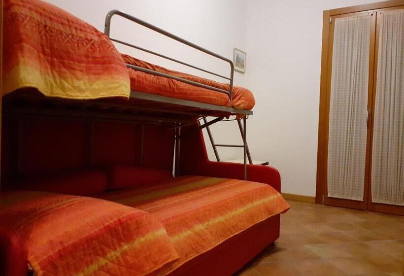 غرفة كومفورت ثلاثية, B&b Casa Di Chiara