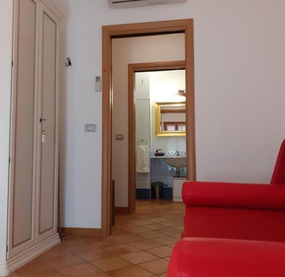 غرفة كومفورت ثلاثية, B&b Casa Di Chiara