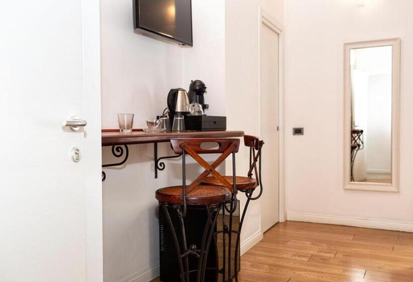 اتاق راحتی سه تخته, B&b Chez Moi