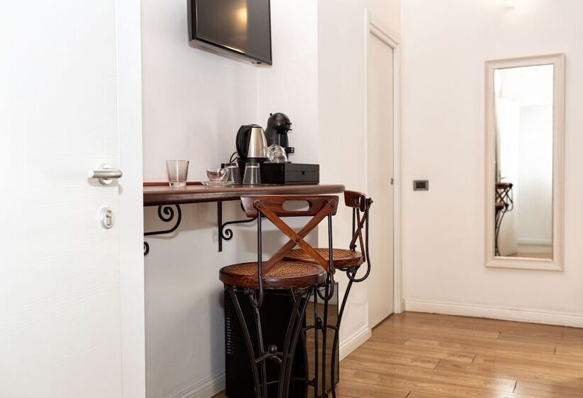 اتاق راحتی سه تخته, B&b Chez Moi