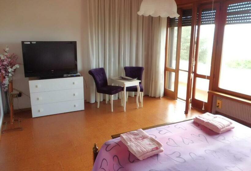 חדר סופריור עם נוף לים ומרפסת, B&b Il Giardino Di Villa Anna