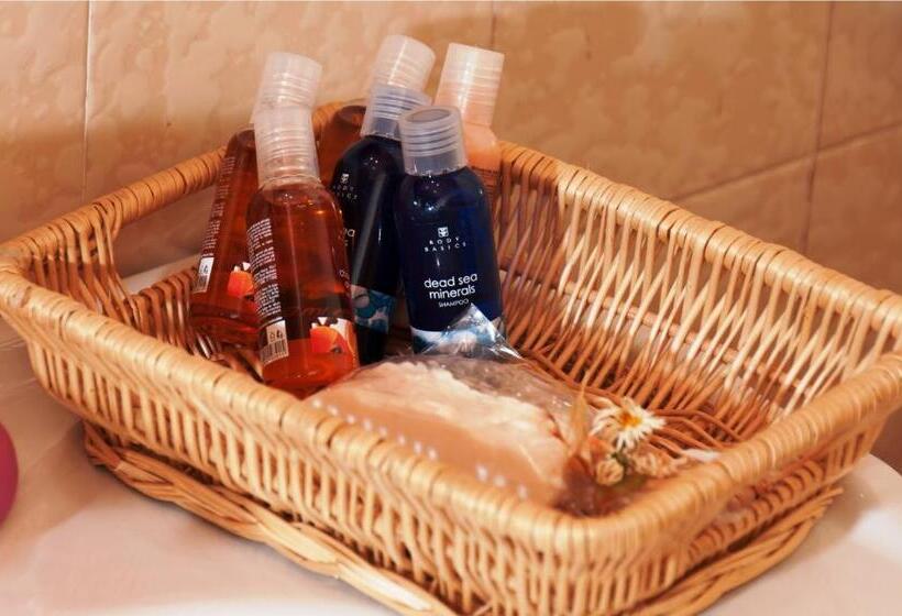 חדר סופריור עם נוף לים ומרפסת, B&b Il Giardino Di Villa Anna