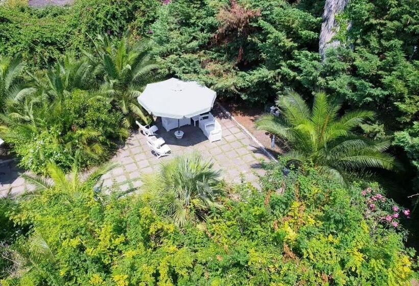 חדר סופריור עם נוף לים ומרפסת, B&b Il Giardino Di Villa Anna