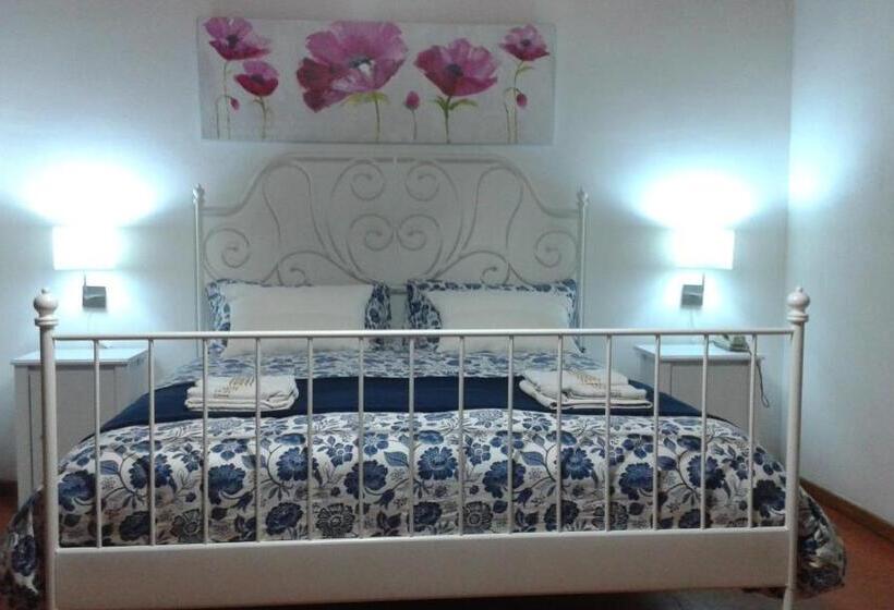 חדר סופריור עם נוף לים ומרפסת, B&b Il Giardino Di Villa Anna