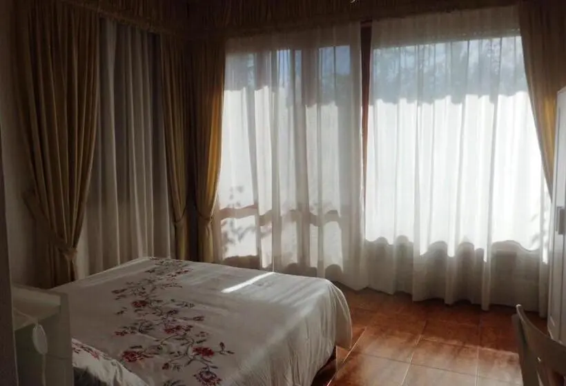 オーシャンビュージュニアスイート, B&b Il Giardino Di Villa Anna