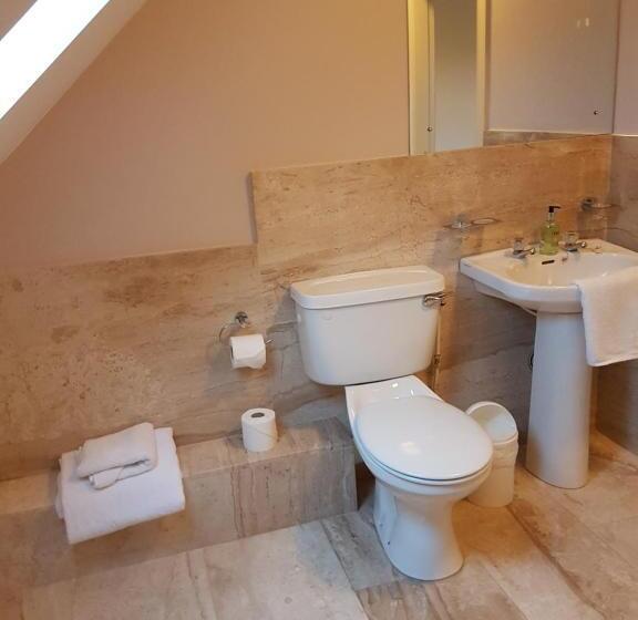 Семейный Номер Вид на Сад, Greenlawn Lodge
