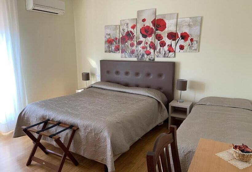 带阳台的三人标准间, La Lanterna