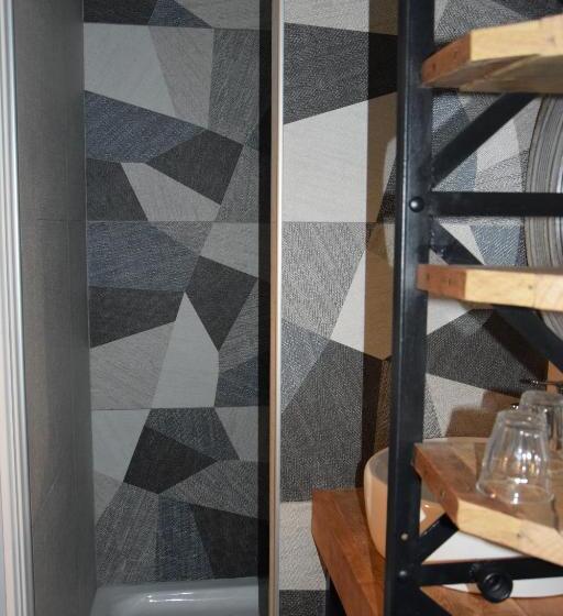 חדר משפחתי, Les Portes Du Hable